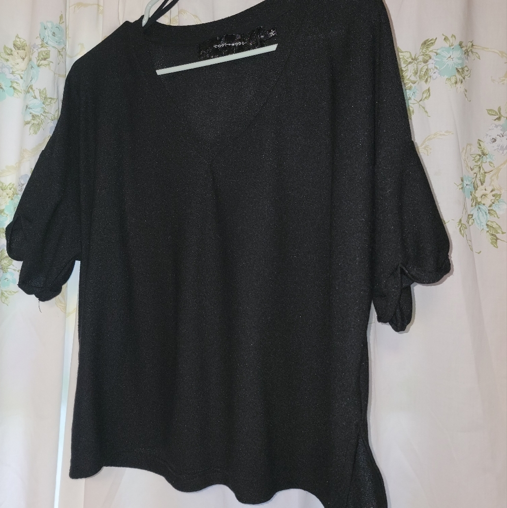 L black shirt